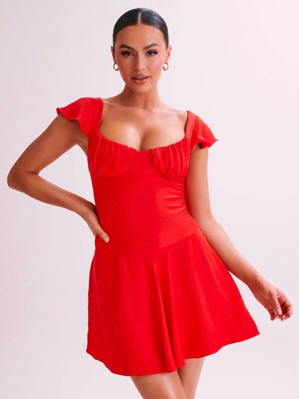Meshki carson ruched satin mini dress
Never worn 
Size M
